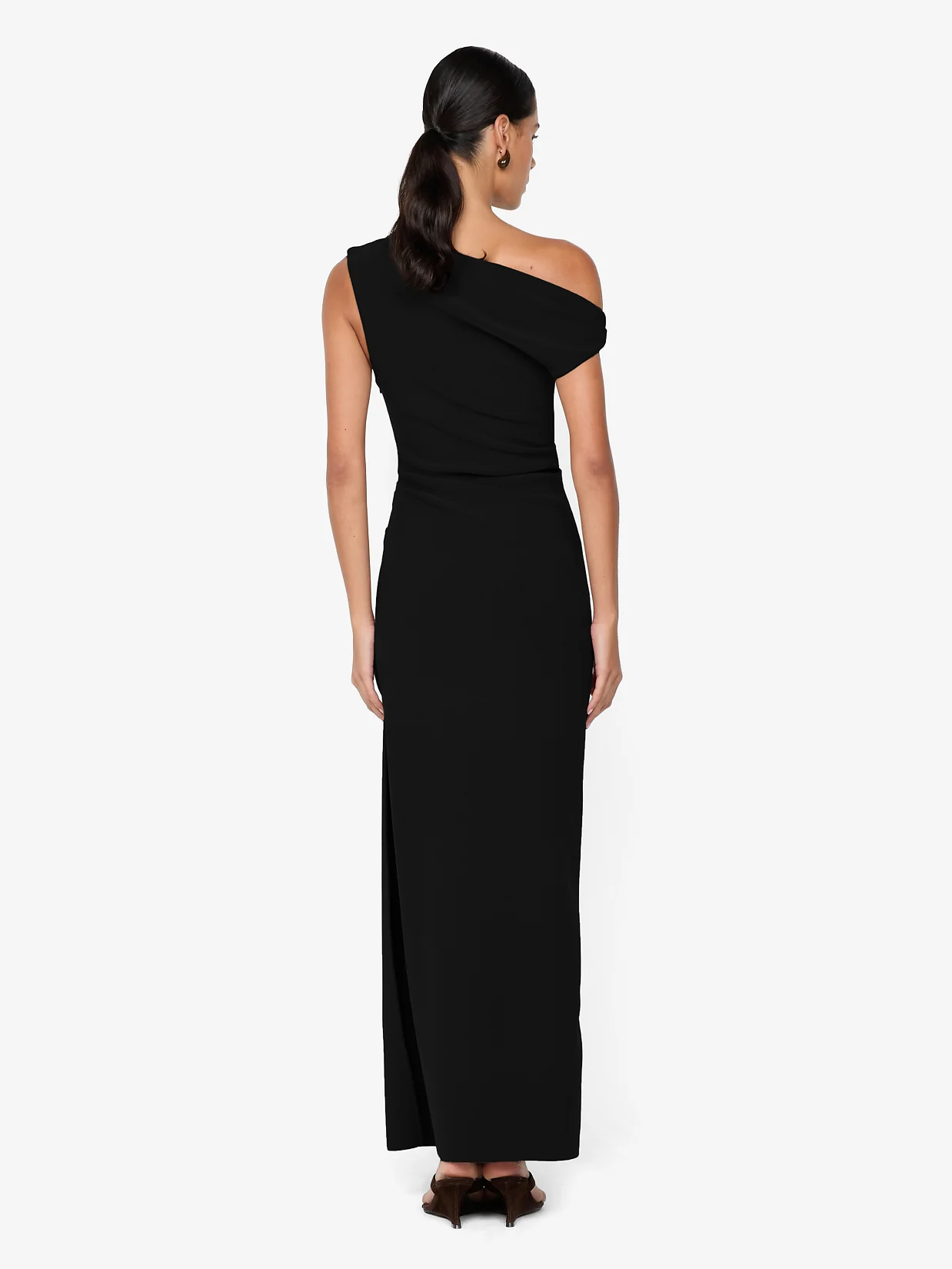 LEORA ASYM MAXI DRESS - BLACK - Image 4