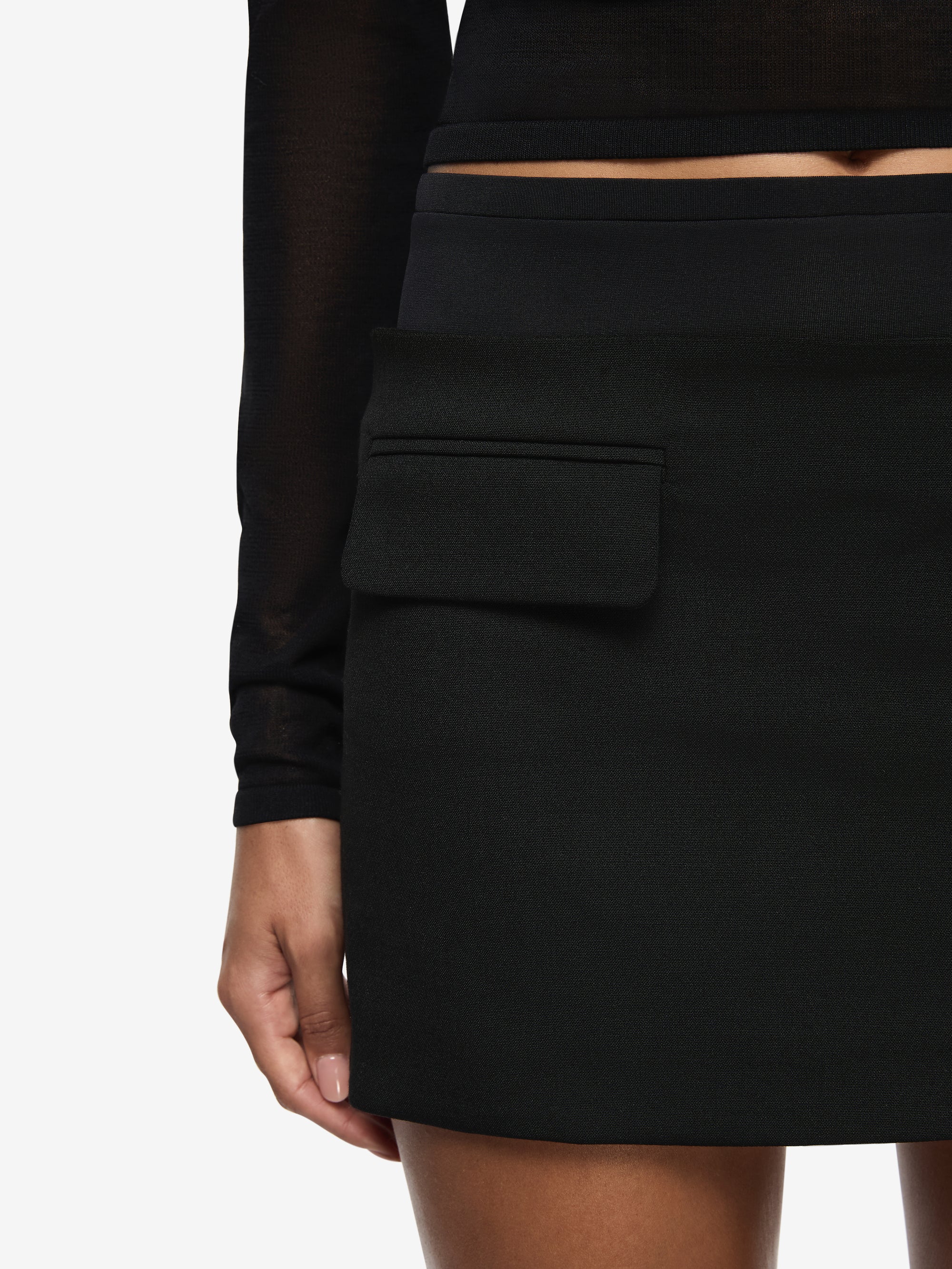 MIRREN CONTRAST MINI SKIRT - BLACK - Image 3